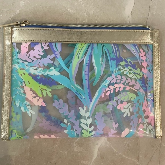 Lilly Pulitzer 
•Sweet Escape Pouch
•Zippered 
•Clear Travel Cosmetic - Picture 1 of 4